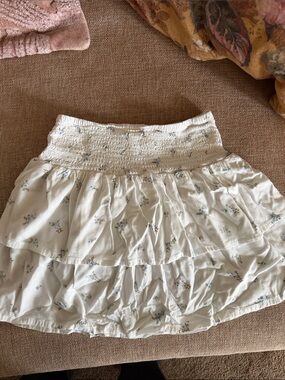 H&M White Floral Smocked Tiered Mini Skirt